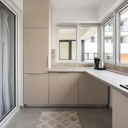 Spacious 1007