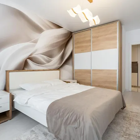 Spacious 1007 *