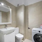 Spacious 1007