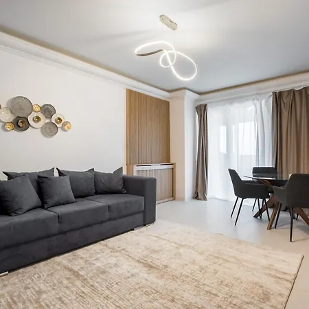 Spacious 1007 *