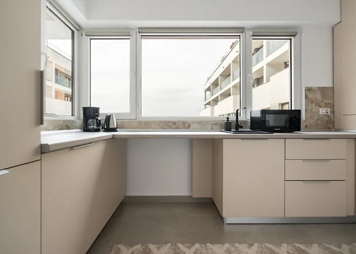 Spacious 1007 *